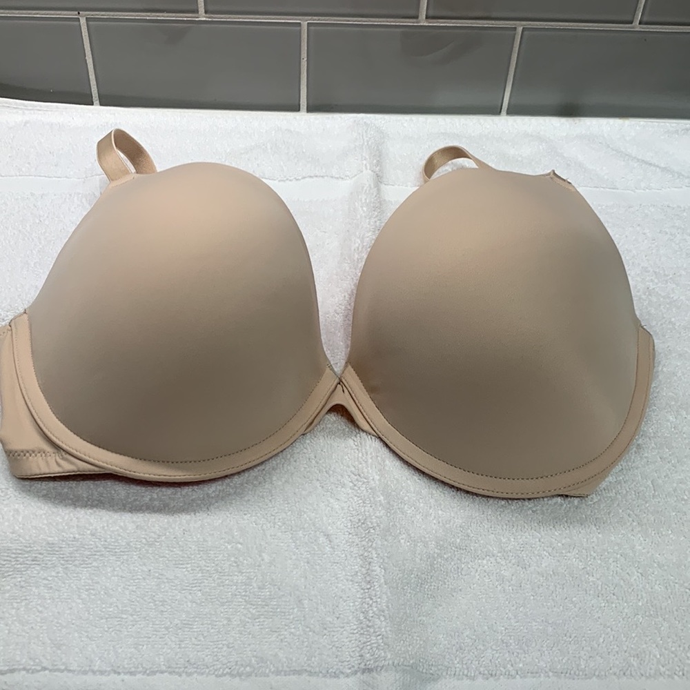 PINK by Victoria’s Secret NWOT Push Up bra Size 36 DD😃